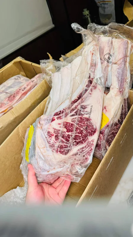 PURE WAGYU · 203 · Tomahawk · Actual cut face