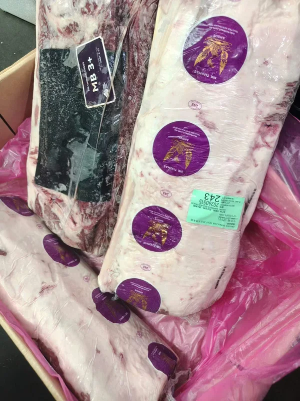SIR THOMAS ANGUS · Striploin · Carton